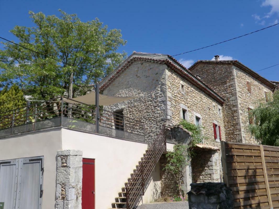 L'Envol Des Papillons Grospierres Exterior foto